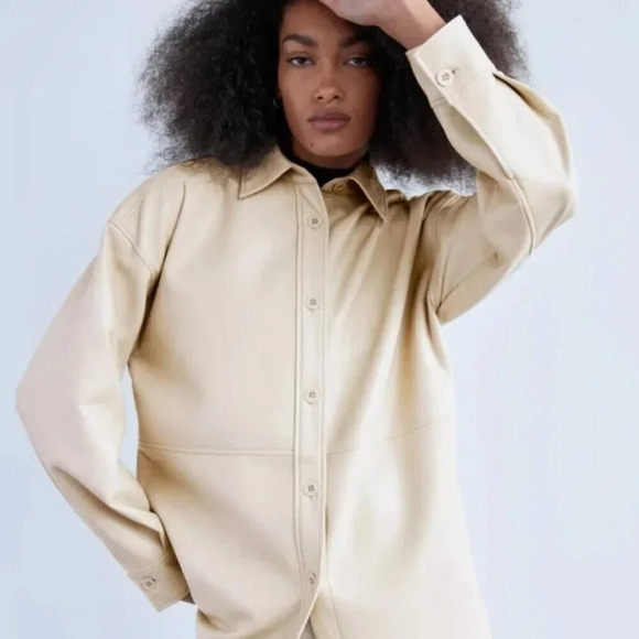 Aritzia Babaton Pelli Faux Leather Vegan Shirt  Jacket Size Small - Picture 3 of 9